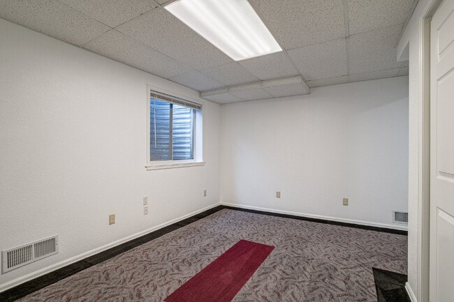 Building Photo - Private Room with a shared bath for Rent in Westminster!!!