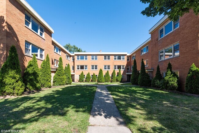 Primary Photo - 6527 N Seeley Ave