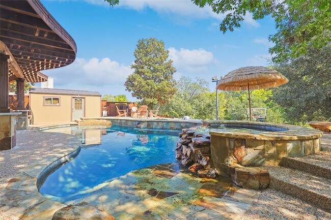 Building Photo - 1088 Pondview Dr