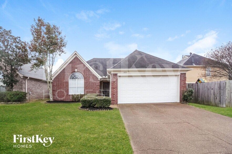 Primary Photo - 6935 Naples Dr