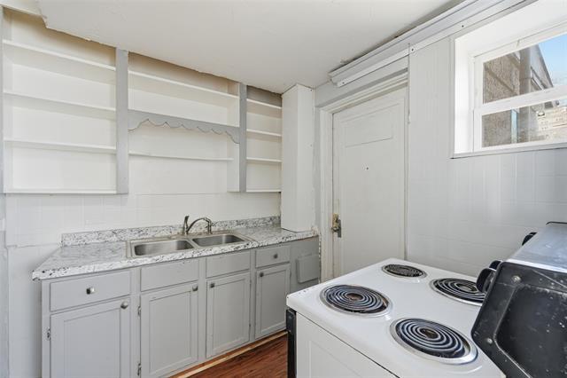 Building Photo - 305 W Morton St