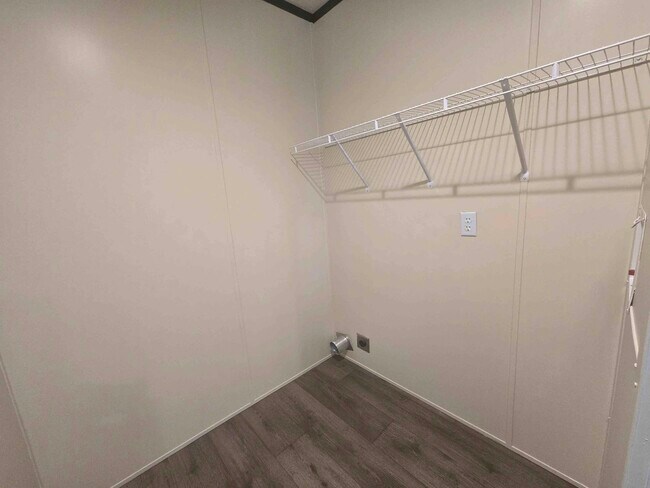 Building Photo - 709 N Collins Fwy