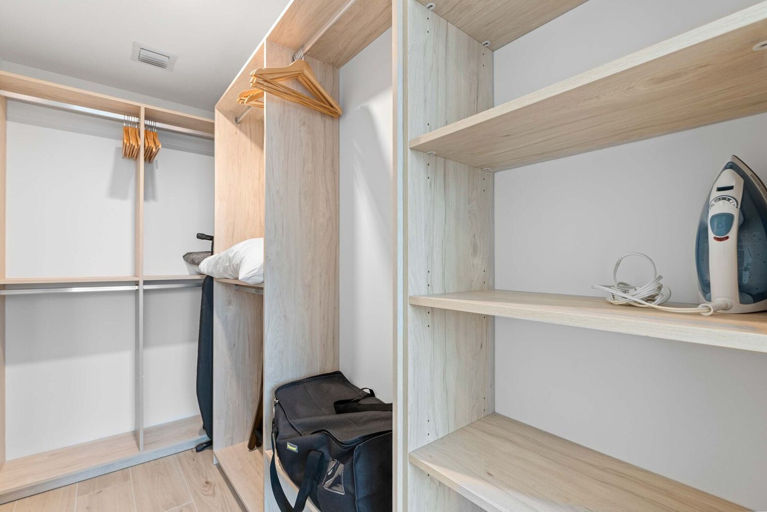 Building Photo - 225 N Miami Ave