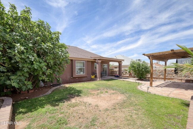 Building Photo - 7449 Plaza Taurina Dr