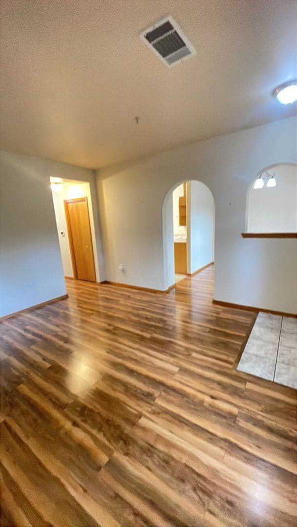 Building Photo - 1 Bedroom +Bonus Room, 1.5 bath Condo in Mountain Meadows Community!