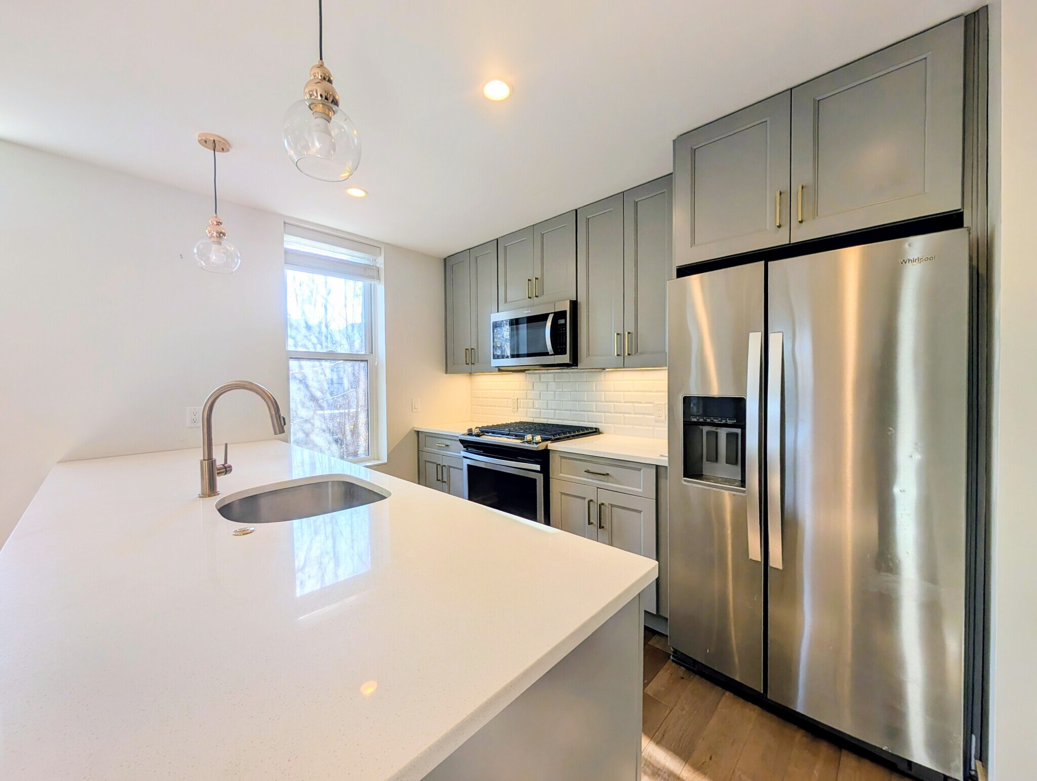 Building Photo - 1500 N American St