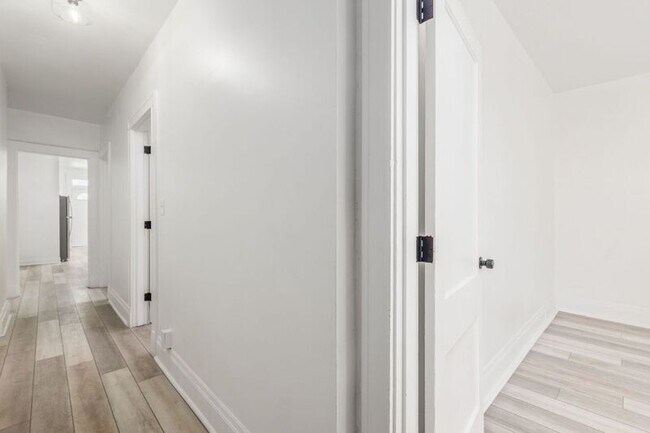 Building Photo - 58 N 20th St