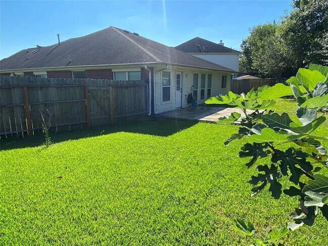 Building Photo - 15943 Breanna Ln