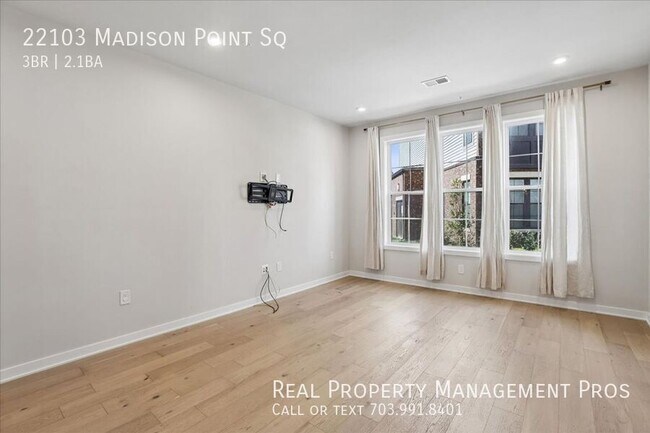 Building Photo - 22103 Madison Pt Sq