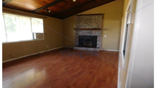 Building Photo - 501 NE Loper Ave