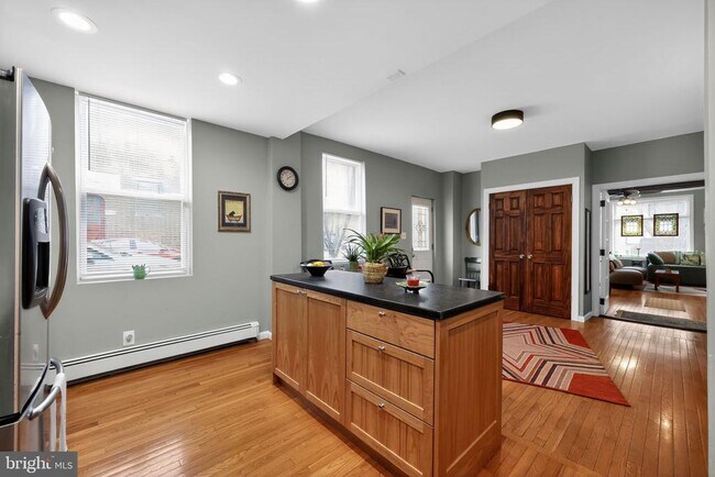 Building Photo - 2100 E Dauphin St