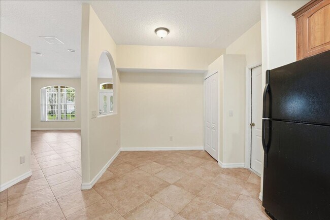 Building Photo - 3193 Waterbridge Ln