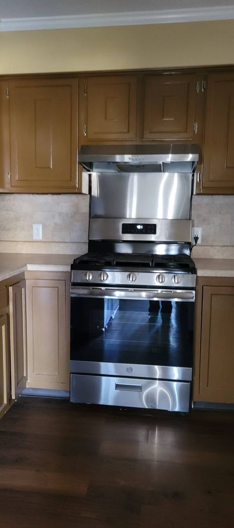 Building Photo - Ready to Move in