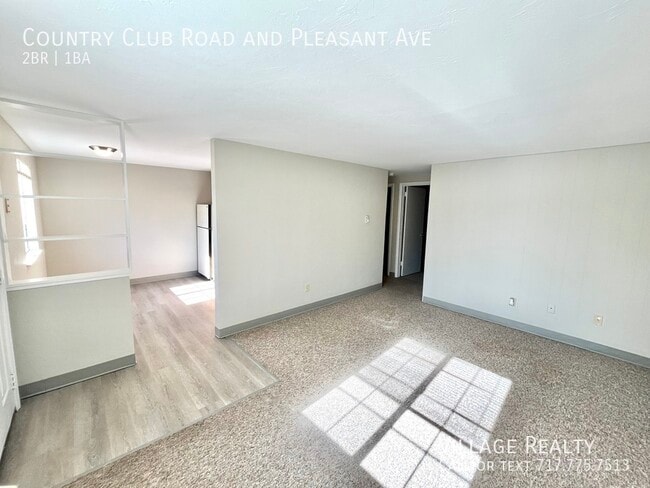 Building Photo - 605 Country Club Rd