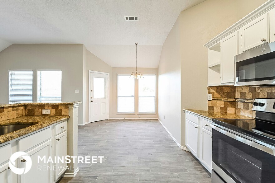 Building Photo - 1536 Montreal Ln