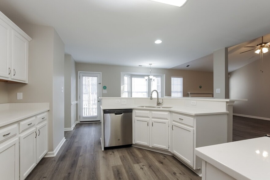 Building Photo - 6222 Spanish Moss Ln