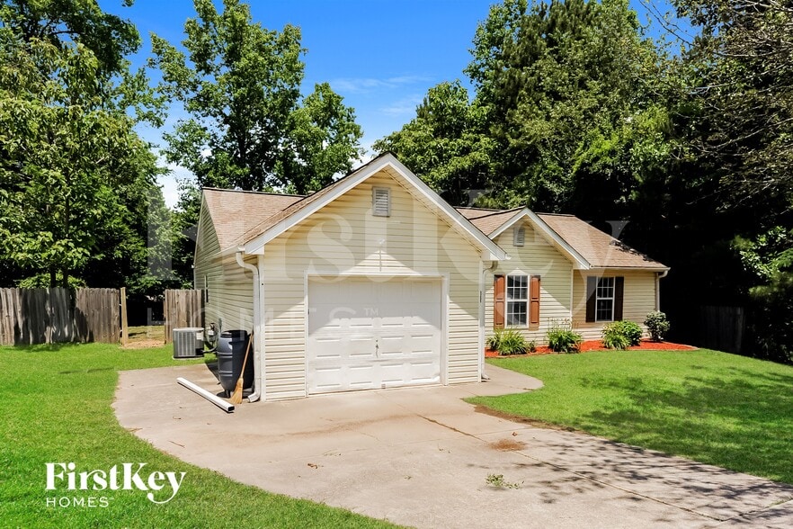 Building Photo - 5255 Hillcrest Glenn Dr