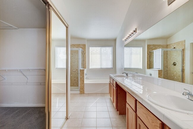 Building Photo - TOPAZ