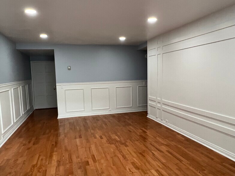 Building Photo - 3939 E Allin St