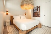 Building Photo - 221 SW 1st Ave