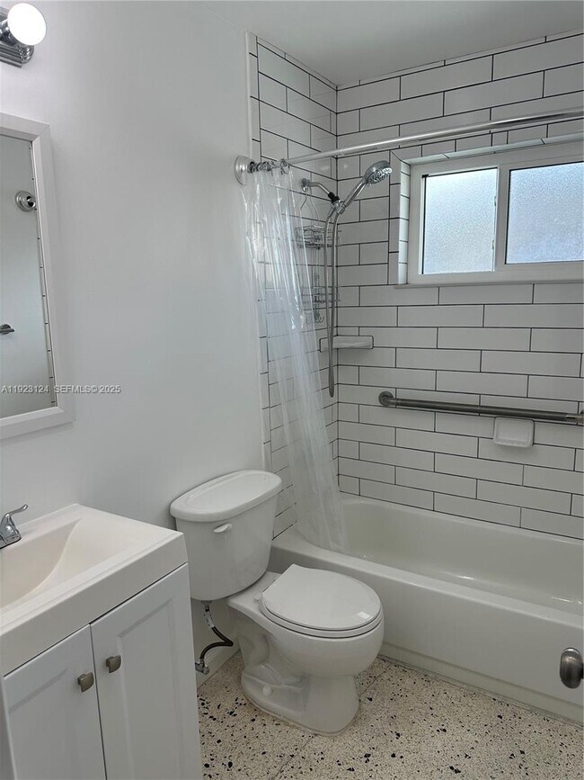 Building Photo - 3554 SW 13th Terrace