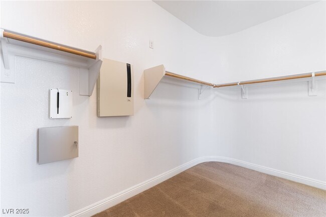 Building Photo - 9592 Staff Ln