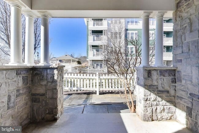 Building Photo - 13901 Belle Chasse Blvd