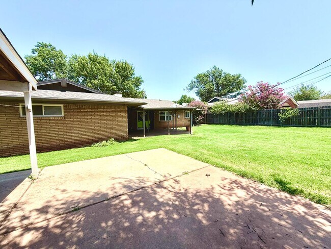 Building Photo - 3724 NW 64th St