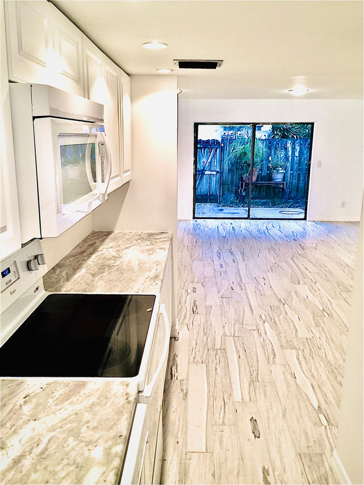 Building Photo - 625 Halifax N Ave