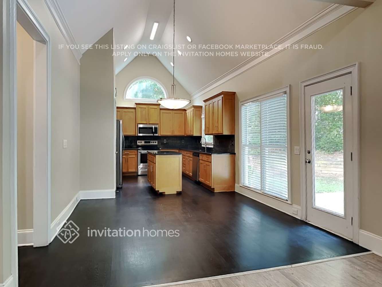 Building Photo - 14 Whitegrass Ct