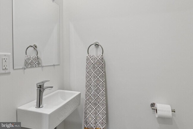 Building Photo - 2401 N 2nd St