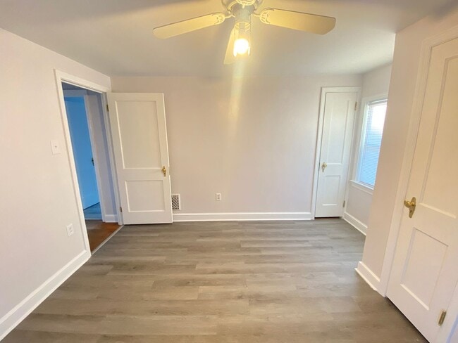 Building Photo - Charming 2 Bedroom, 1 Bath Home in West York Schools!!