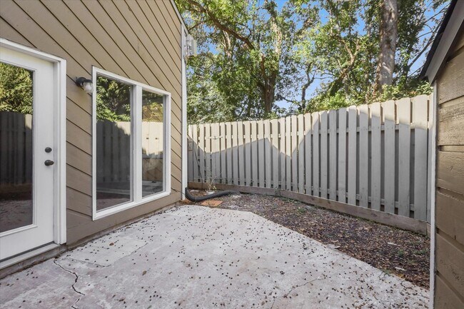 Building Photo - 3108 Ironwood Dr