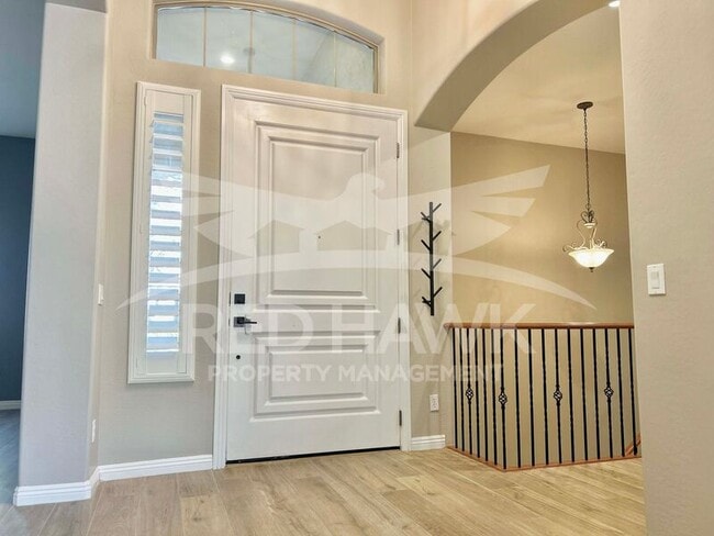 Building Photo - 863 W Bluebird Dr