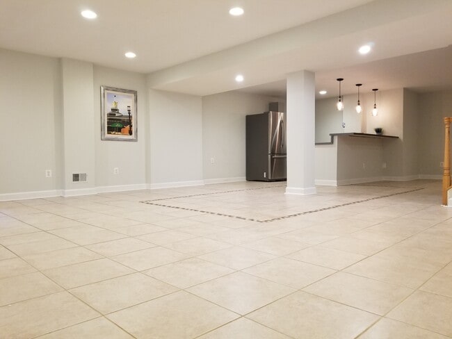 Building Photo - 6438 Columbia Pike