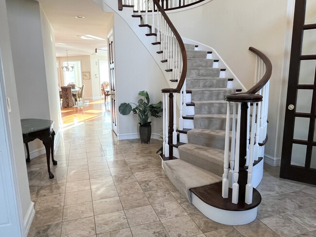 Building Photo - 711 Berkshire Ct