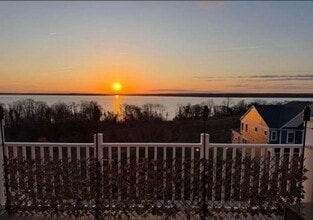 Building Photo - 1581 Sandpiper Bay Lp