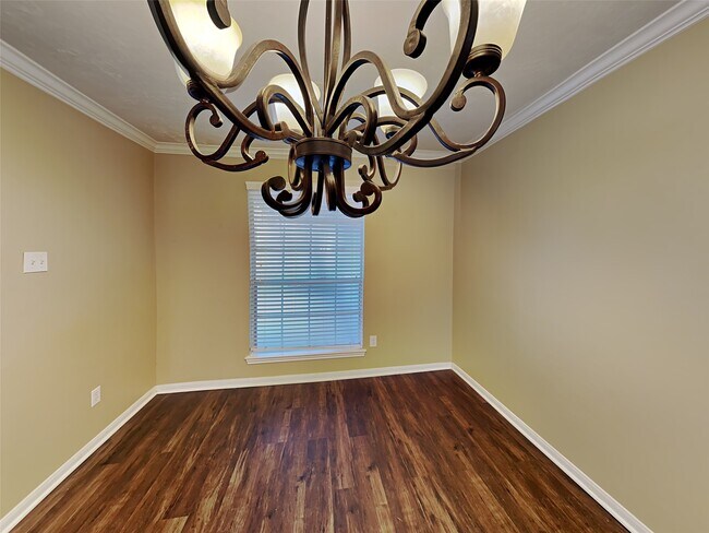 Building Photo - 29010 Ashbrook Ln