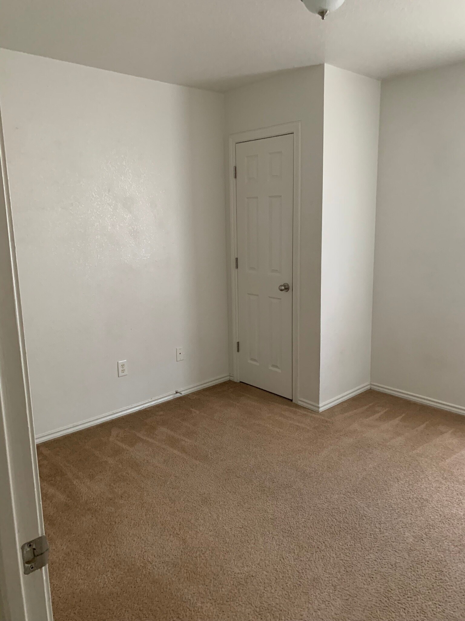 Building Photo - 2916 Ashley Dr