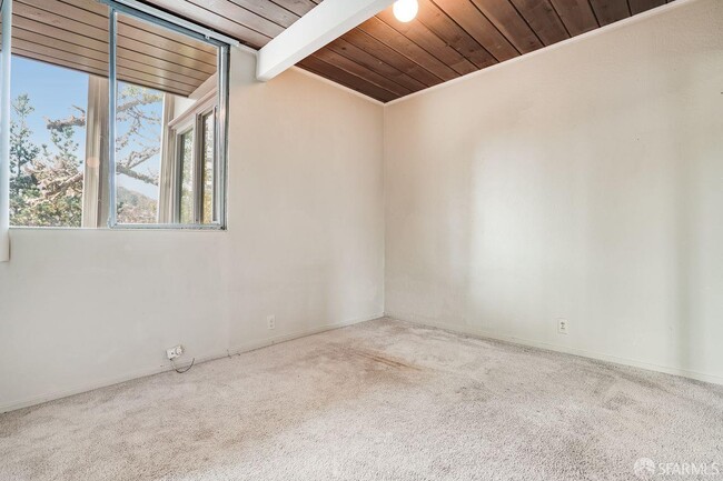 Building Photo - 172 Amber Dr