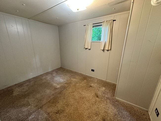 Building Photo - 2 Bedroom Mobile Home