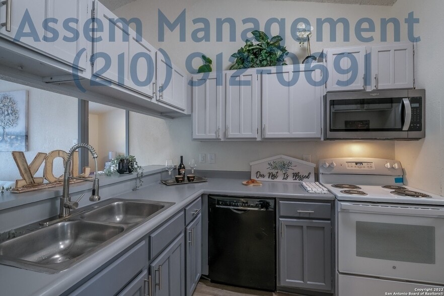 Building Photo - 7166 Gallery Ridge