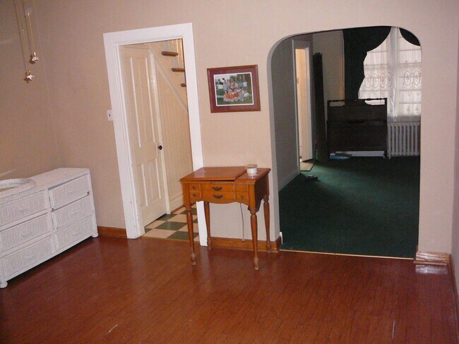 Building Photo - 75 Walnut St