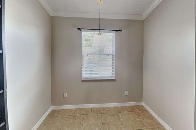 Building Photo - 111 Hidden Arbor Ct