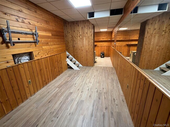 Building Photo - 6 Raven Way