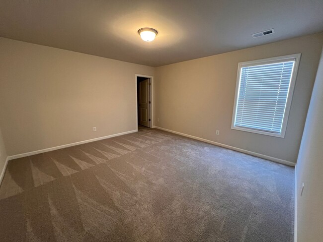Building Photo - 828 Justify Lp