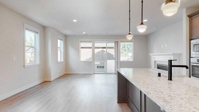 Building Photo - GORGEOUS 3 bdrm plus Flex Space Home in Mo...