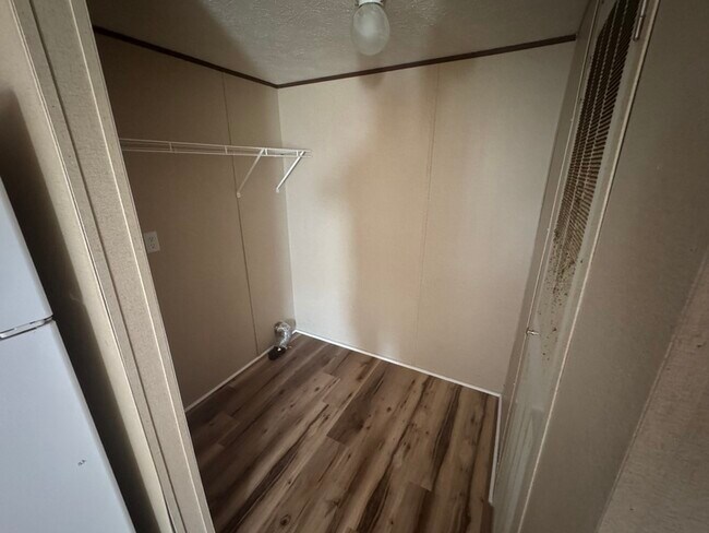 Building Photo - 2208 Cattail Cir