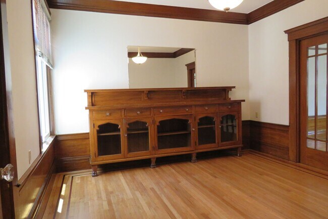Building Photo - 152A