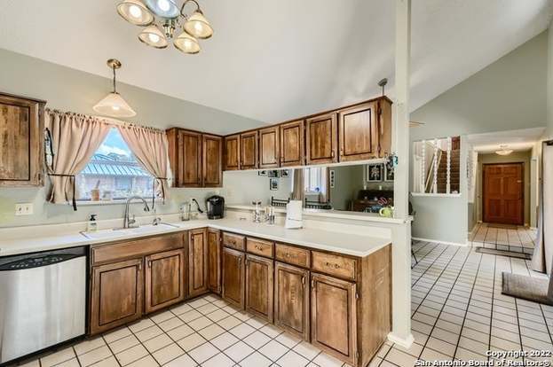 Building Photo - 8823 Wellesley Manor Dr